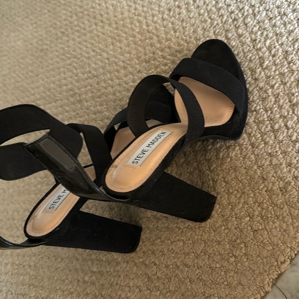 Sandals color black suede
